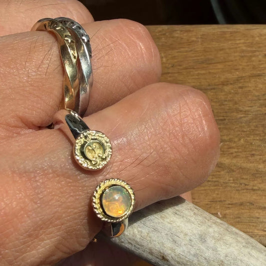 Dear Blossom Aurora opal crescent ring with 18K gold Naja