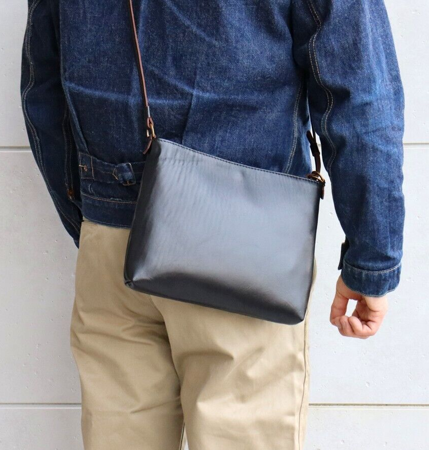 Y2 LEATHER NATURAL SCAR HORSE SACOCHE