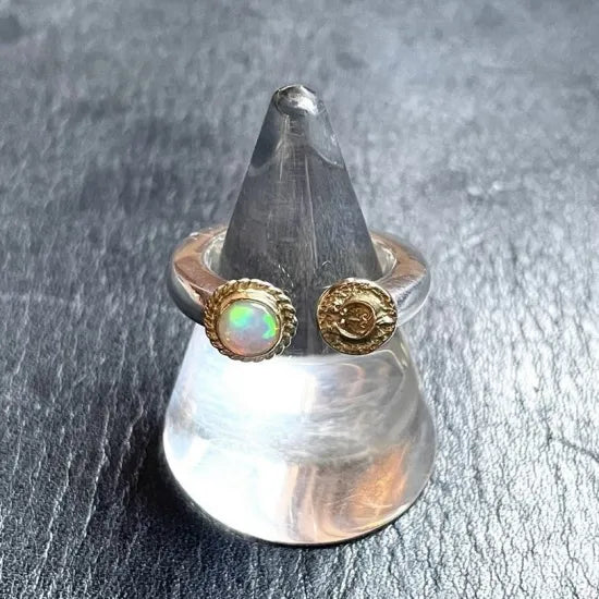 Dear Blossom Aurora opal crescent ring with 18K gold Naja