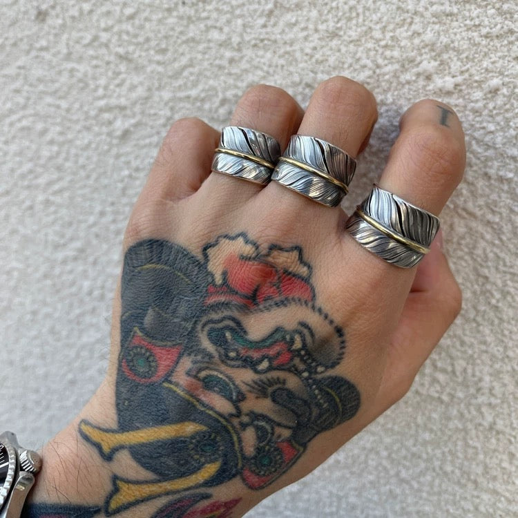 CHOLOS 18k Gold Stem Feather Ring