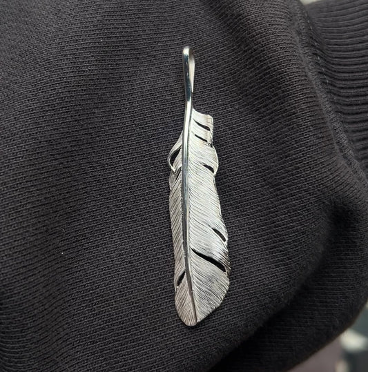 Yusuke Kosaka Works “Playing in the Wind” Silver Feather Pendant