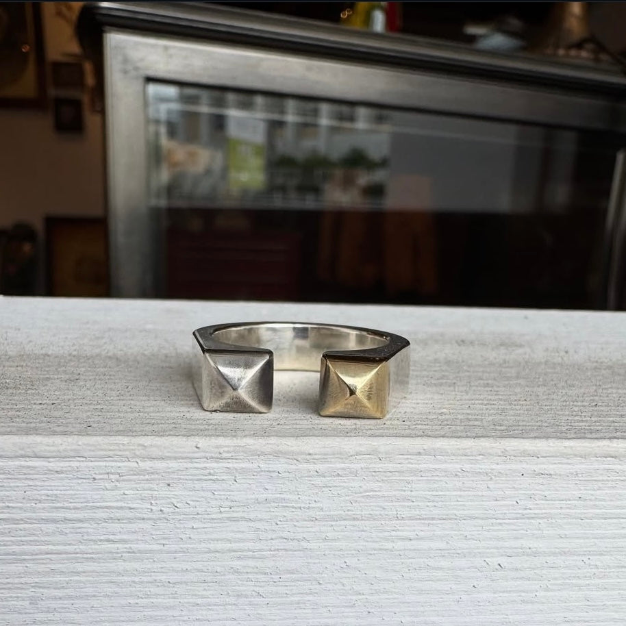 CHOLOS Pyramid Ring Silver and Gold