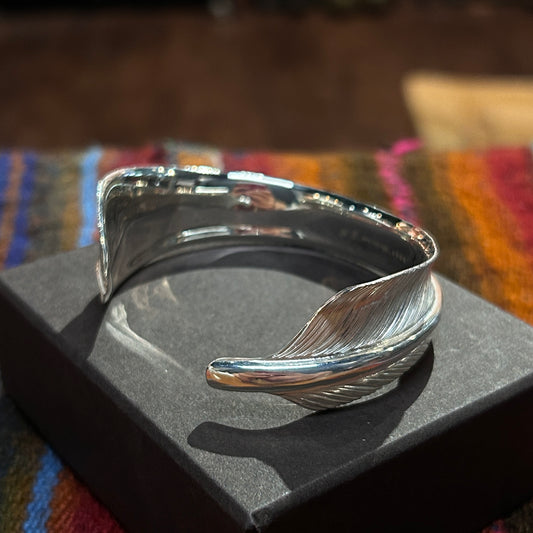 [Yusuke Kosaka] Be the best Feather Bangle