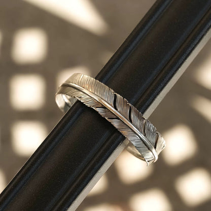 [Lucky John] Feather Bangle