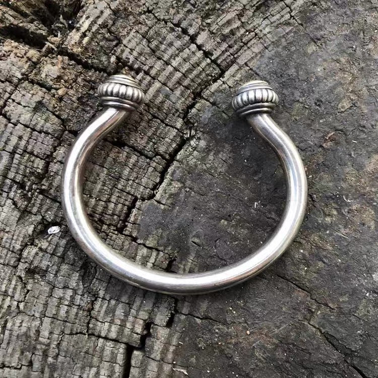 CHOLOS Ritual Bangle with 18k Infinity Logo