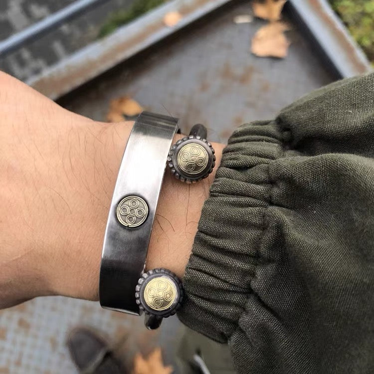 CHOLOS Ritual Bangle with 18k Infinity Logo