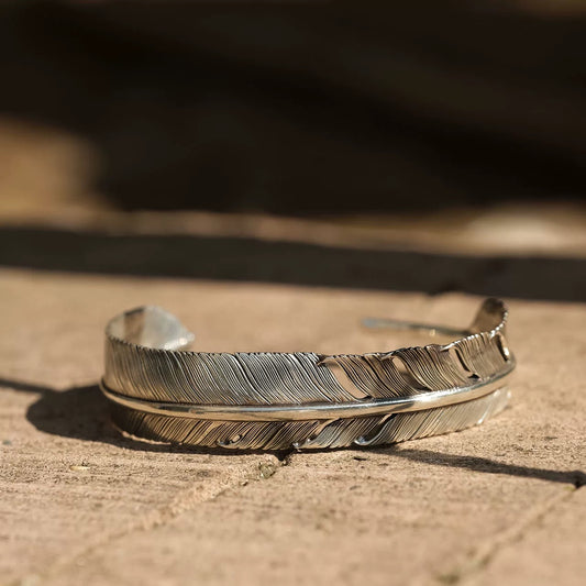 [Lucky John] Feather Bangle