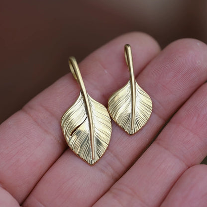 [CHOLOS] Gold Heart Feather Pendant