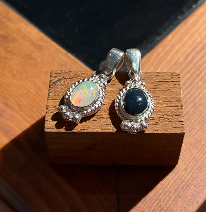 [Dear Blossom] Opal Eclipse Pendant