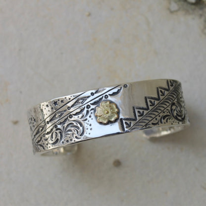 [Mt. Hill] Stamped Gold Rose Cuff