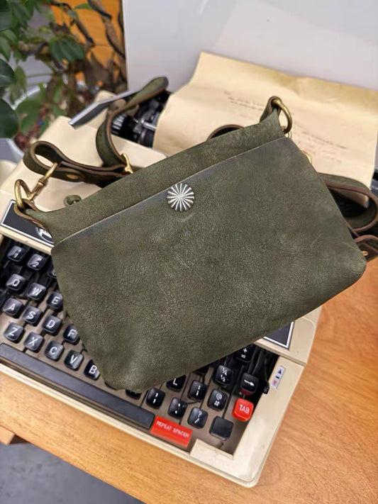 [Lucky John] Silver Concho Olive cowhide Bag