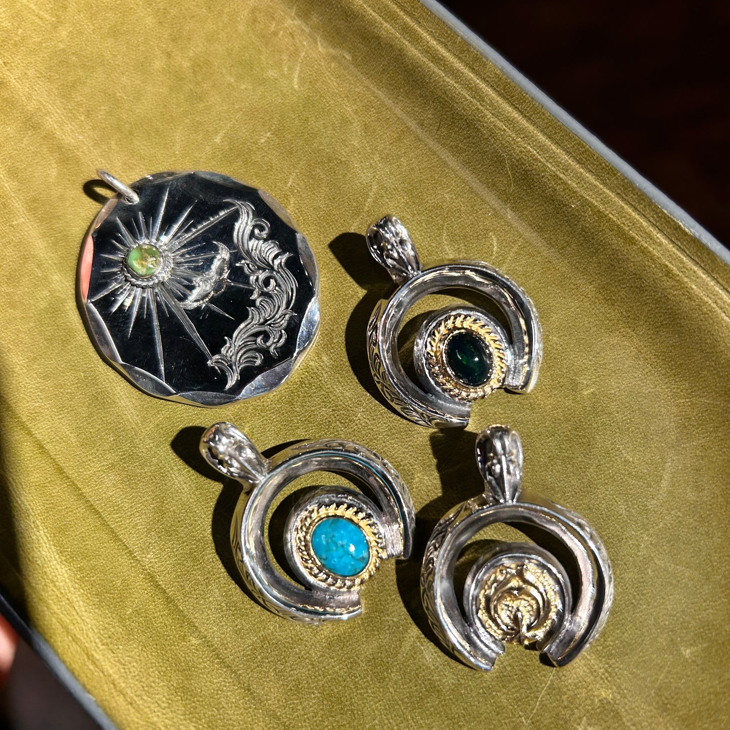 [Dear Blossom] Arabesque Naja pendant