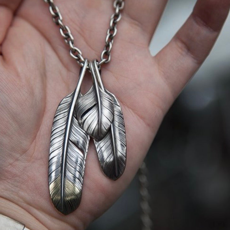 [CHOLOS] 18k Gold tip Silver Feather Pendant