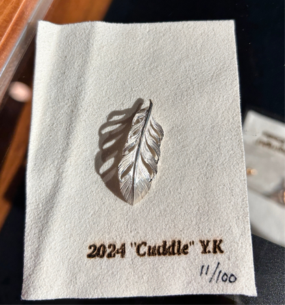 [Yusuke Kosaka] "Cuddle" “Nestle” Silver Feather Pendant