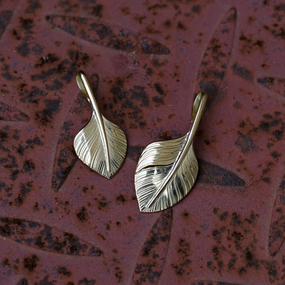 [CHOLOS] Gold Heart Feather Pendant