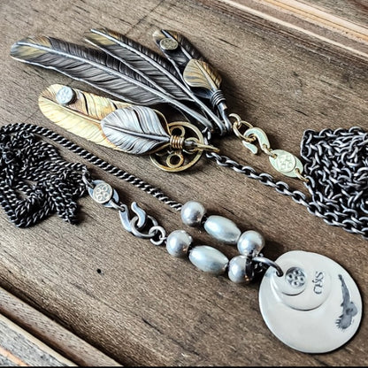 [CHOLOS] Gold tip Feather Pendant