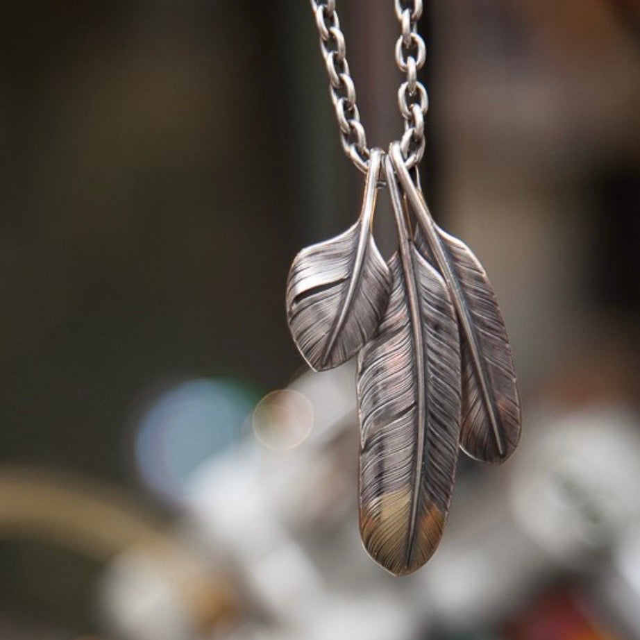[CHOLOS] 18k Gold tip Silver Feather Pendant
