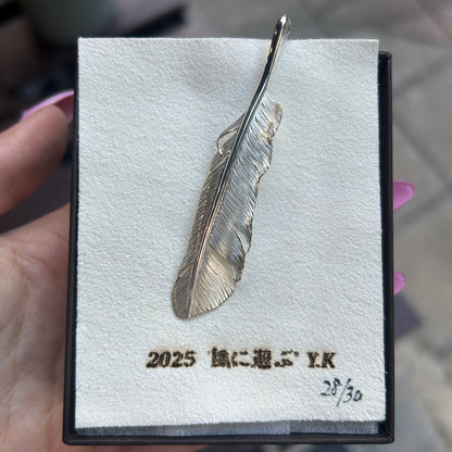 [Yusuke Kosaka] "Playing in the wind" Silver Feather Pendant