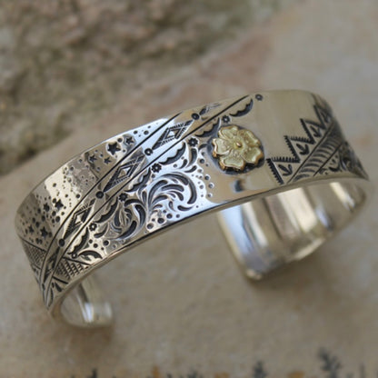 [Mt. Hill] Stamped Gold Rose Cuff