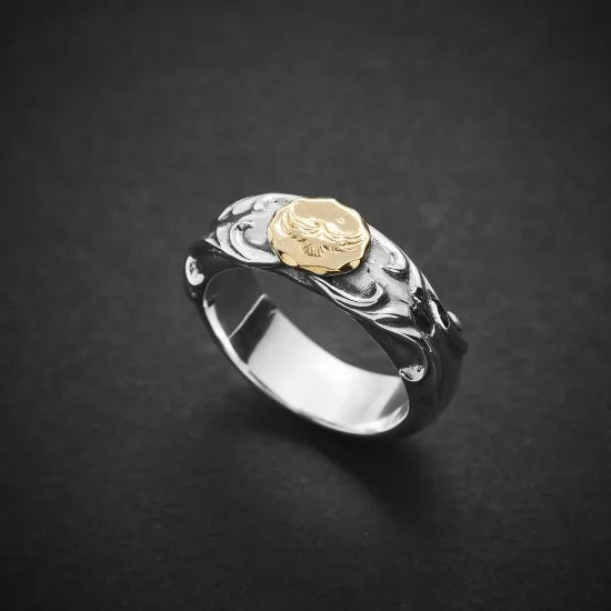 Dear Blossom 18k Gold Eagle Arabesque Ring