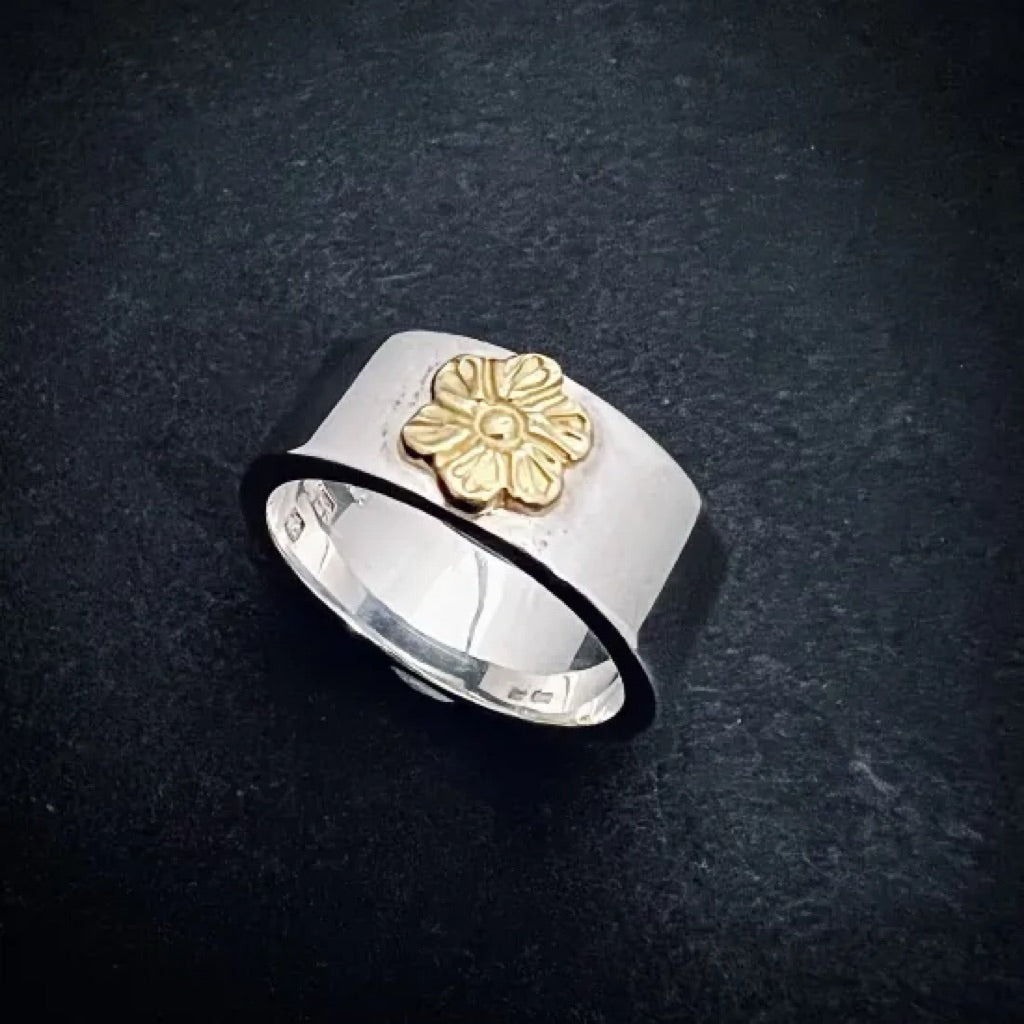 Dear Blossom Gold Flower Flat Silver Ring