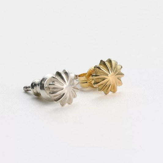 Dear Blossom P-018 Small Flower Concho Stud Earrings