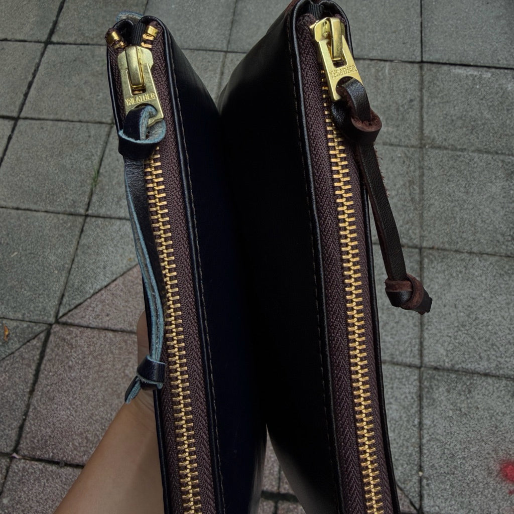 Y’2 LEATHER horsehide utility pouch detail
