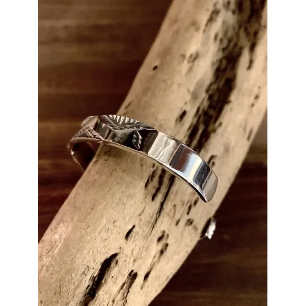 Dear Blossom Geometric Pattern Silver Bangle detail 3