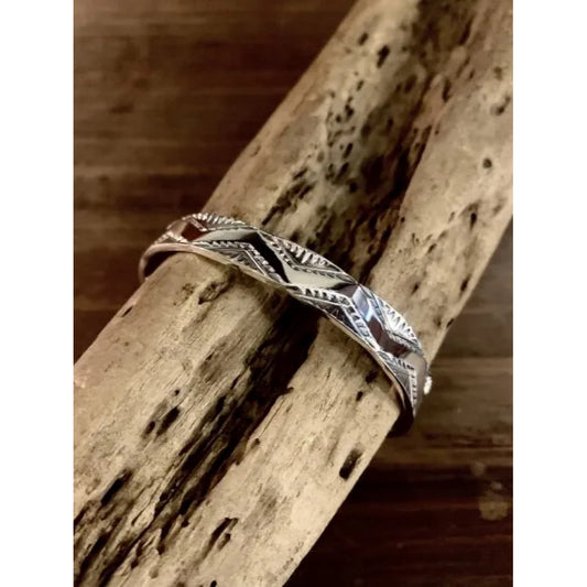 Dear Blossom Geometric Pattern Silver Bangle